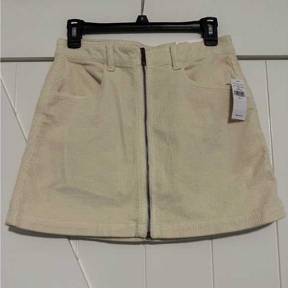 American Eagle Outfitters Dresses & Skirts - American Eagle SUPER HI-RISE A-LINE
SUPER STRETCH Skirt - Size 4 (27W)